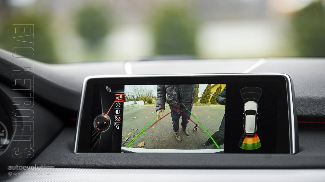 BMW X5 F15 X6 F16 (2014-2019 Cars) EVO FIT Bolt On Media Upgrade for Apple  Carplay Android Auto USB Media Reverse Camera Parking Guide Lines - Evo  Retrofits